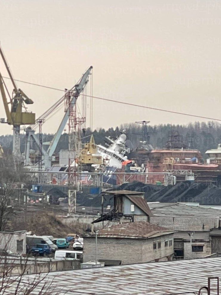 Drone attack damages $300M Russian icebreaker, tilts to port