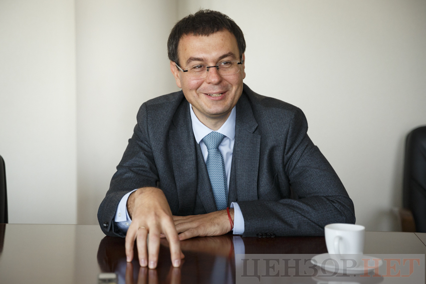 Zelensky signs ‘white business club’ law