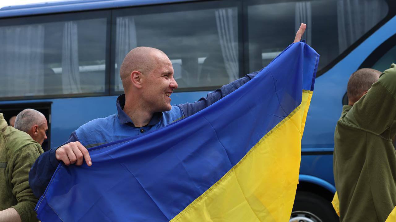 Ukraine returns 307 defenders in second swap