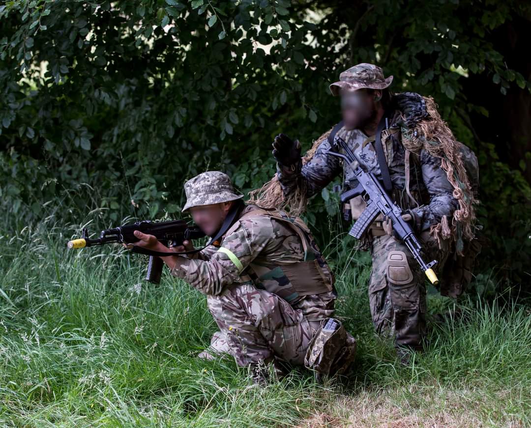 Ukrainian troops train in the UK