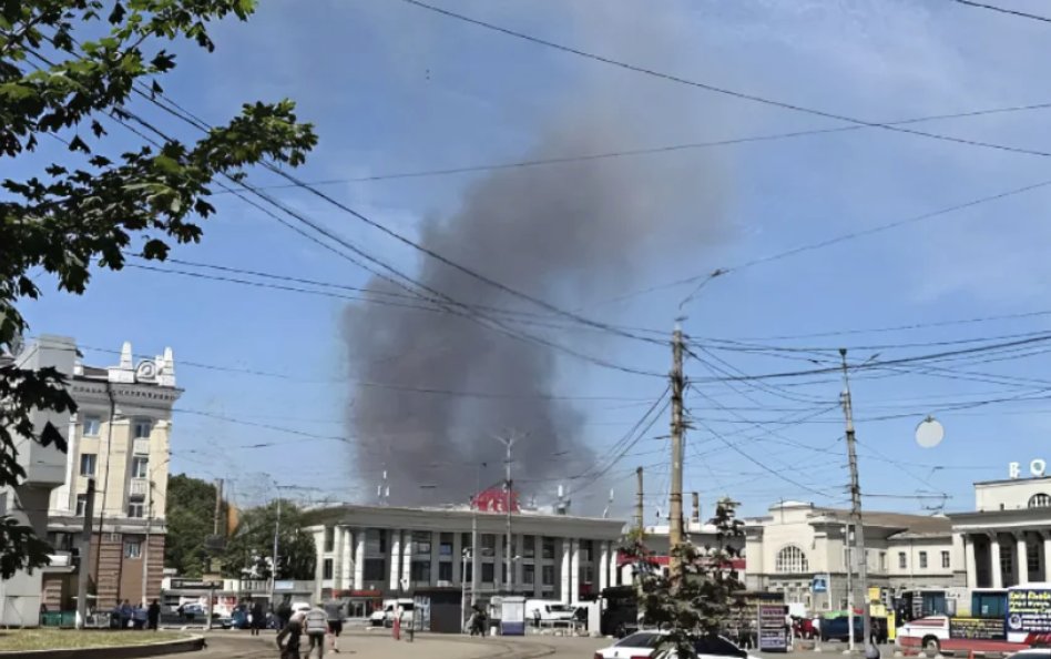 Fatal toll after Russian attack on Dnipro (7 dead, ~70 injured, 10 children)