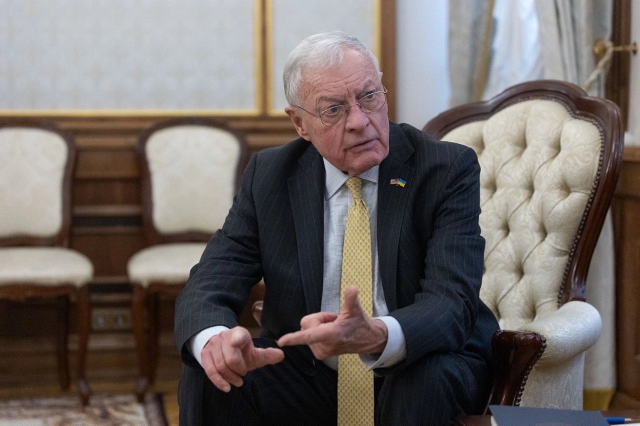 Kellog warns of dangerous escalation after Russian strike on Cabinet