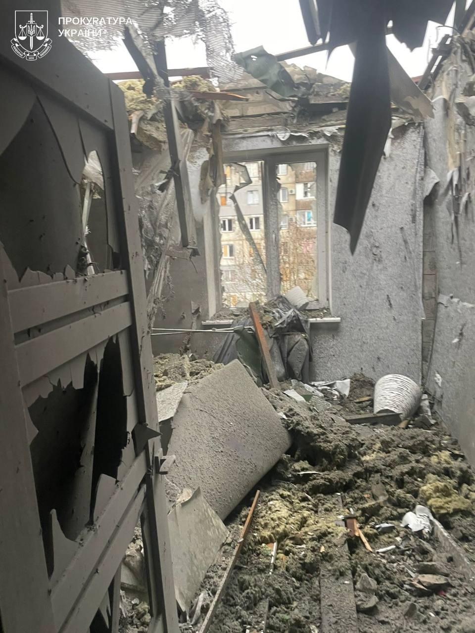 Russia strikes Kherson city center, three dead