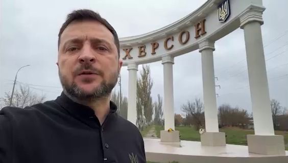 Zelenskyy visits Kherson, a city under constant drone threat