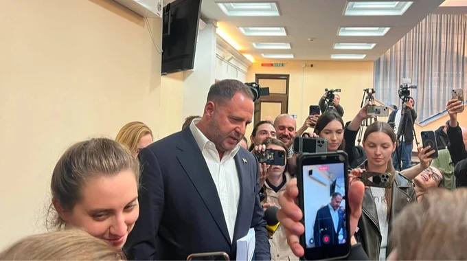 Yermak, suspected of laundering 460M hryvnias, pays partial bail