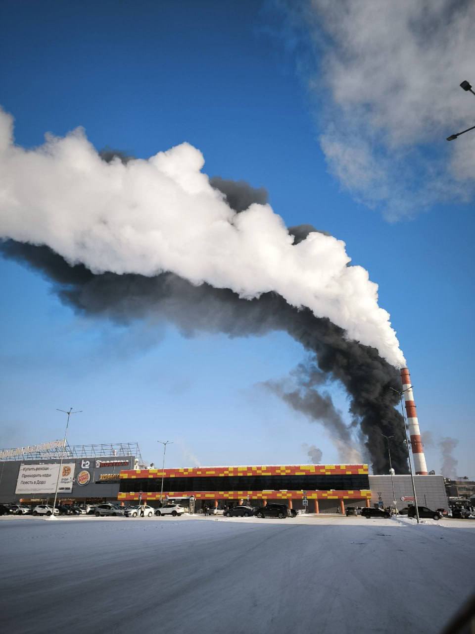 Oil refinery hit in Russian city Ukhta, 2000 km from Ukraine border.