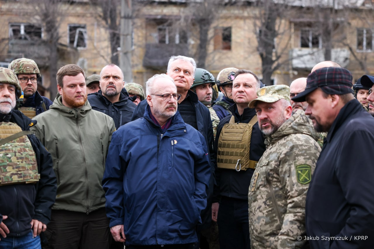 Presidents of Poland and Baltic States visit destroyed Borodyanka
