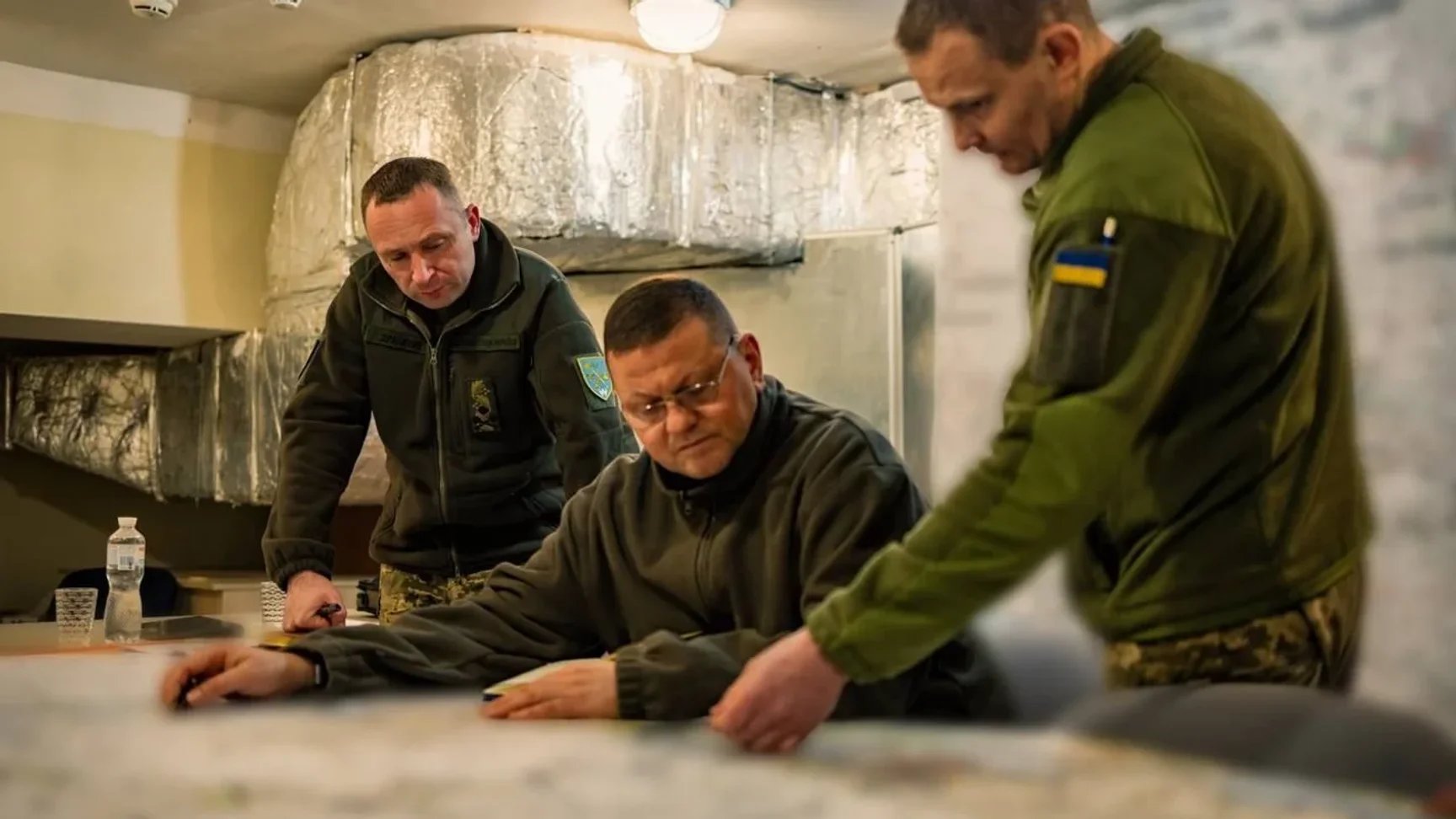 Zaluzhnyi blames authorities for failed counteroffensive