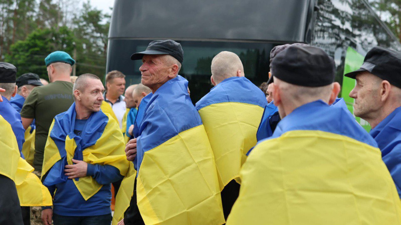 Ukraine returned seriously ill and young prisoners of war