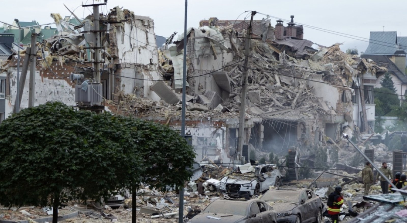 Massive Russian strike injures over 70 people in Ukraine