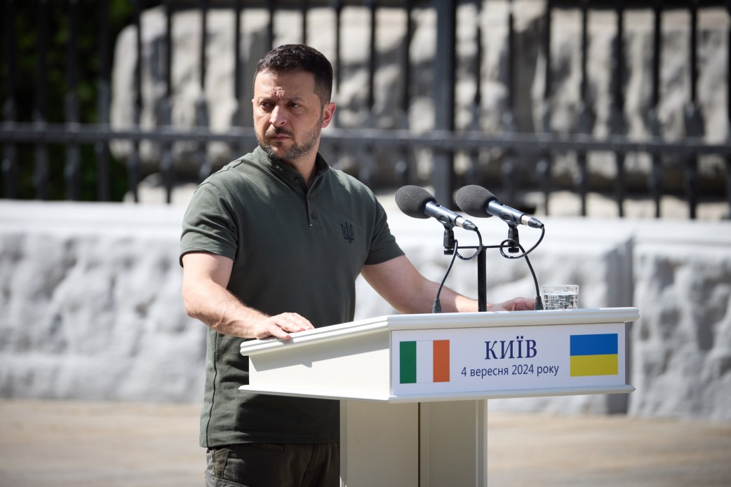Zelensky: Only 4 countries provide Ukraine with long-range weapons