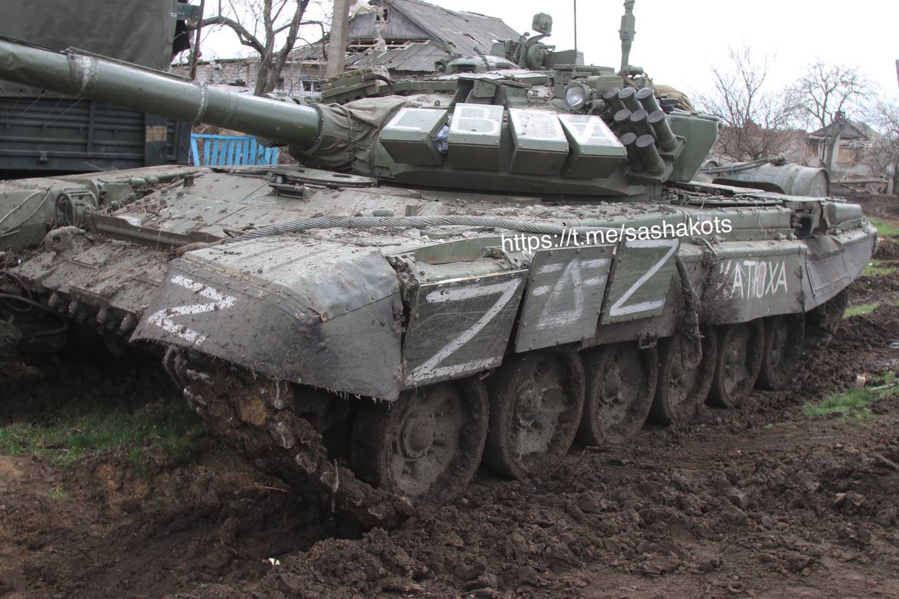 T-72BM with Two Stripes Triangle