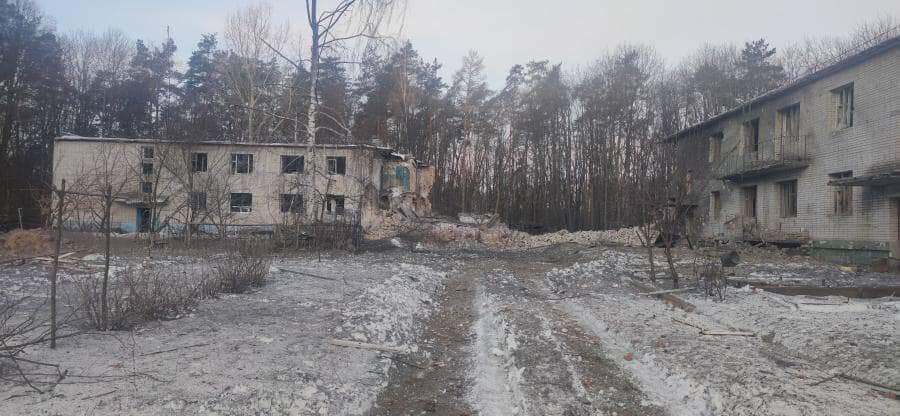 Russian occupiers bomb children’s camp in Sumy Oblast, destroying residential building