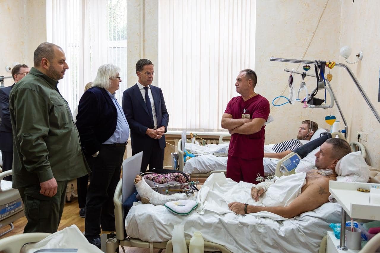 NATO chief visits wounded Ukrainian soldiers in Kyiv
