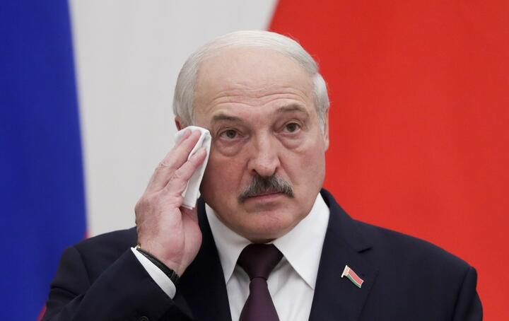 Lukashenko does not want to fight Ukraine: fears response and sanctions
