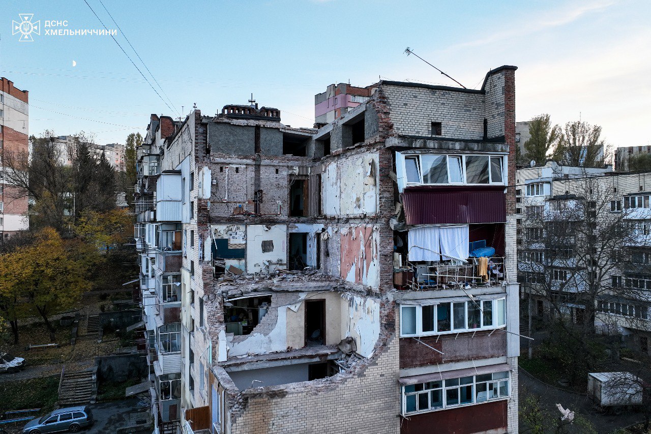 Explosion in apartment building in Khmelnytskyi: two dead, investigation underway