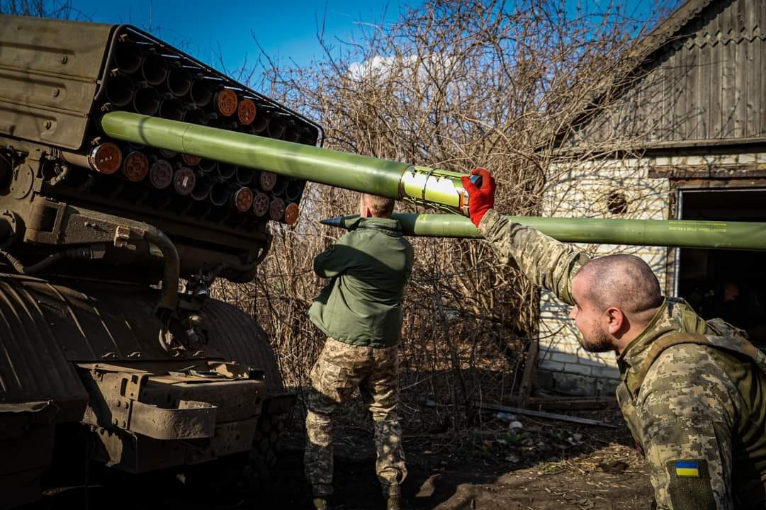 BM-21 Grad MLRS en action avec la 59e Brigade