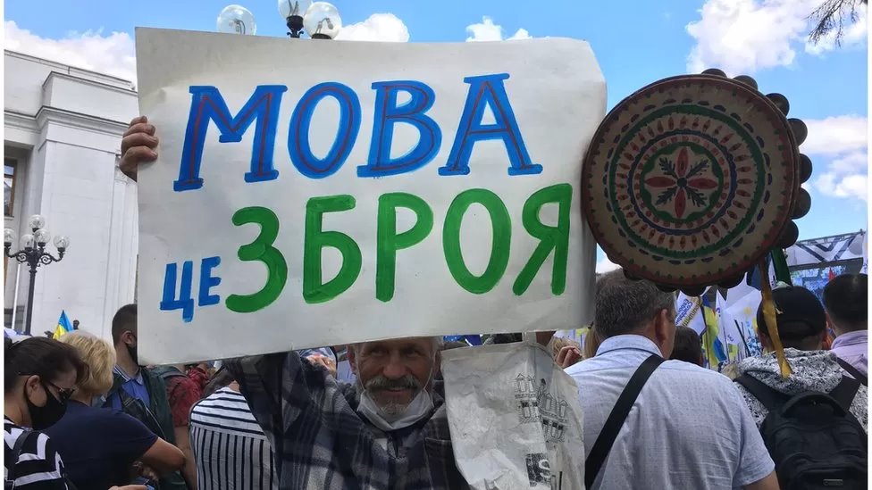 Ombudswoman: Ukrainians are gradually returning to their ‘language bubble’