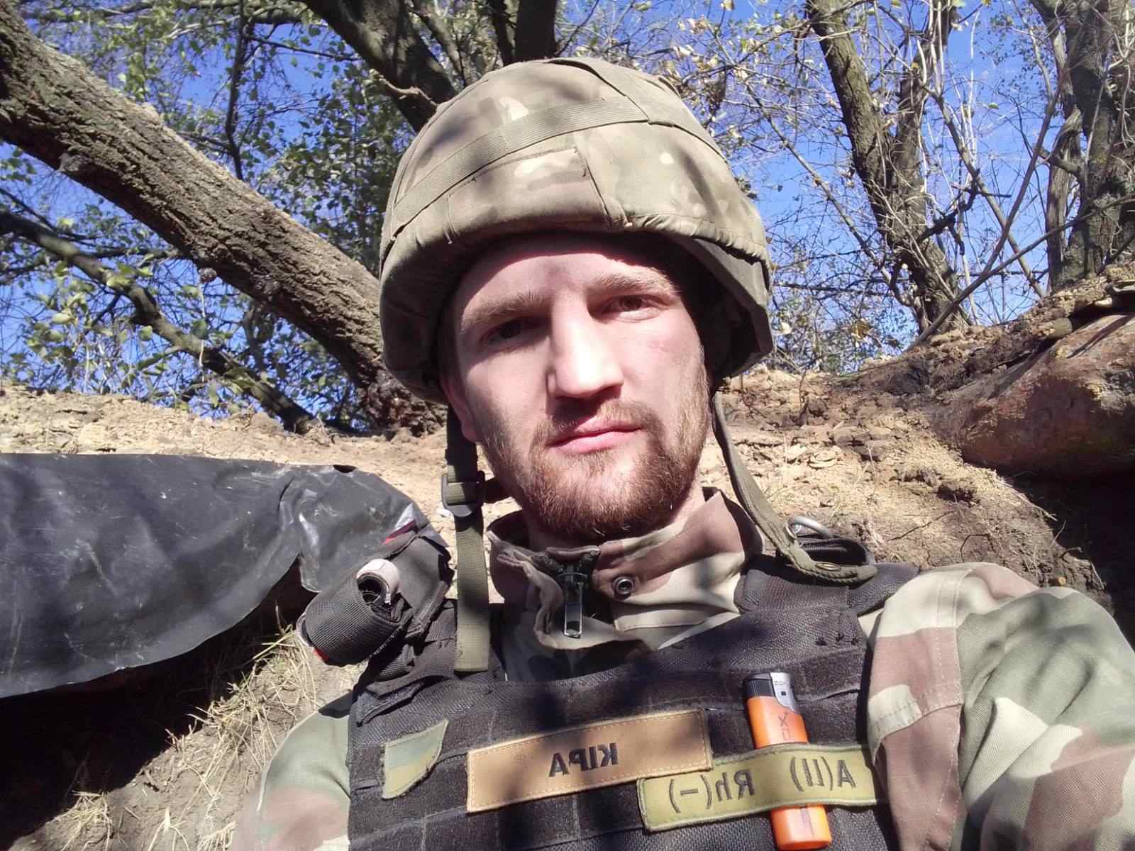 Tribute to fallen Ukrainian defenders and Colombian fighter against Russian invaders