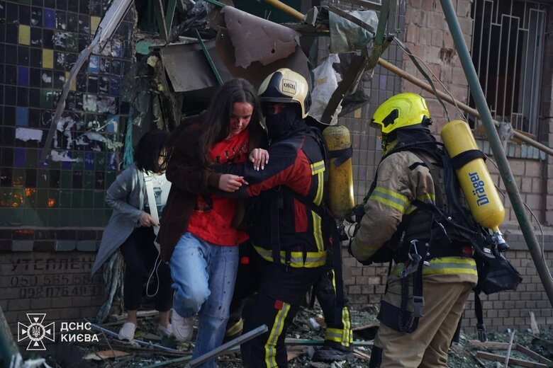 Enemy launched a massive attack on Kyiv: 4 dead