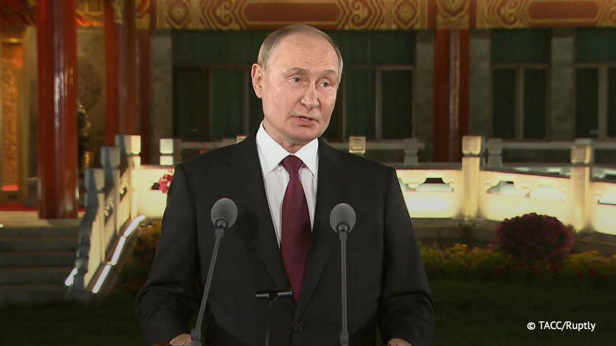 Putin invites Zelensky to Moscow for meeting
