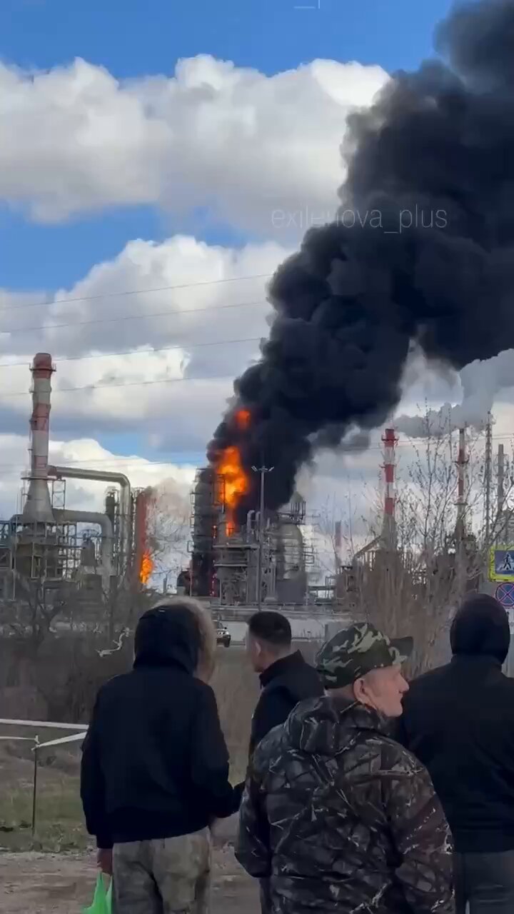 Ukrainian Strike Hits Lukoil Refinery AVT-4 Unit in Perm