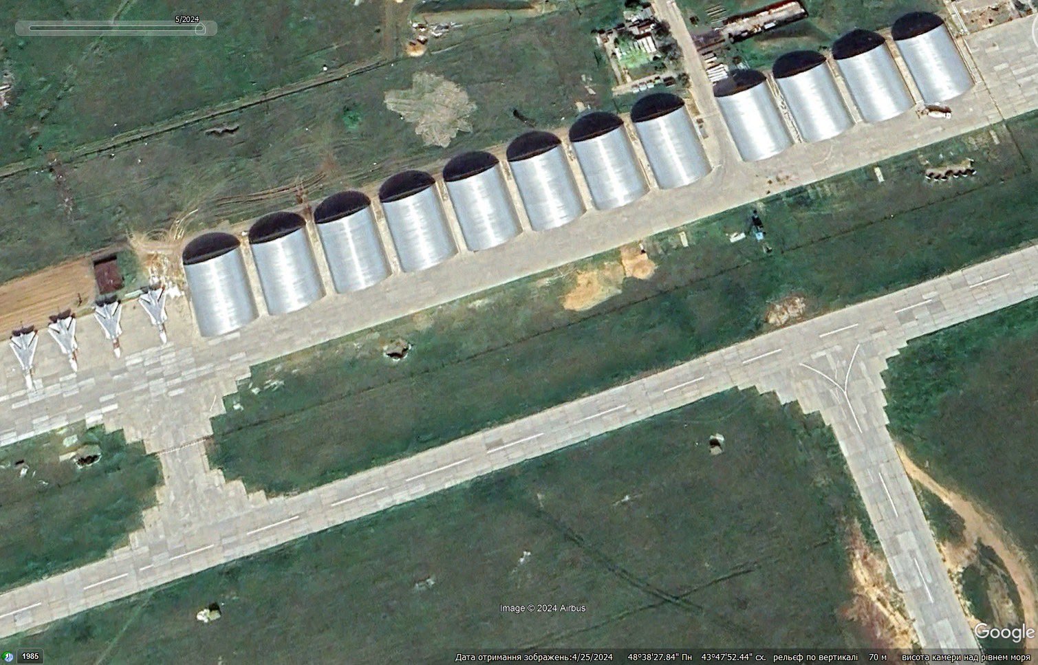 Russia builds hangars at airfield 300km from Ukraine border