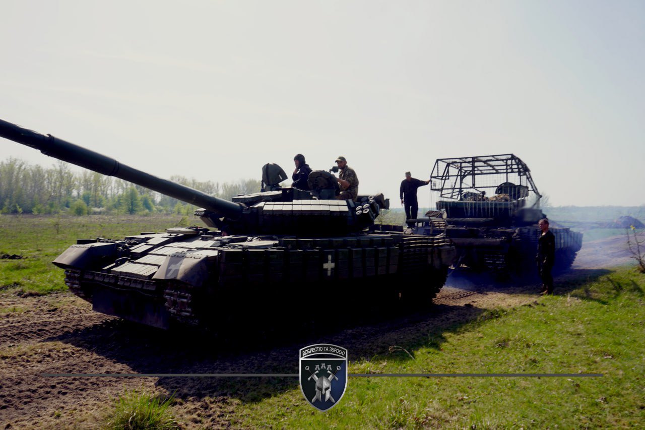 Training of 42nd Brigade tank crews on T-64 tanks