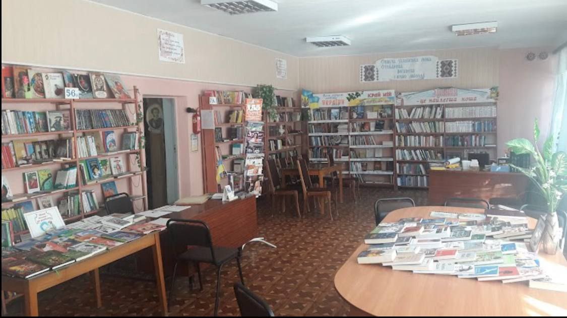 Russians destroy Ukrainian books in occupied territories