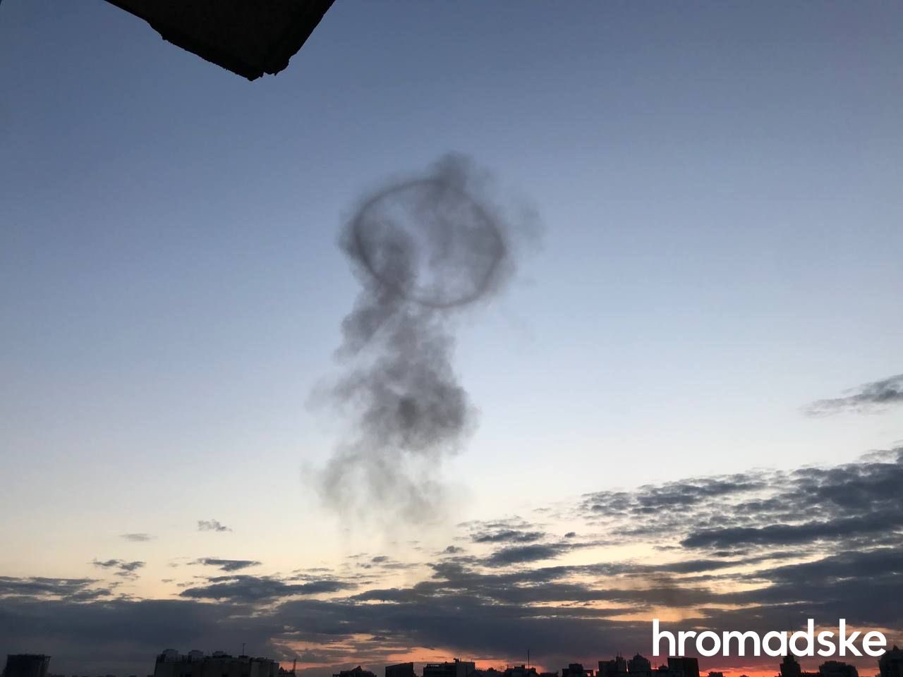 Two explosions hit residential sector in Kyiv’s Shevchenkivskyi district.