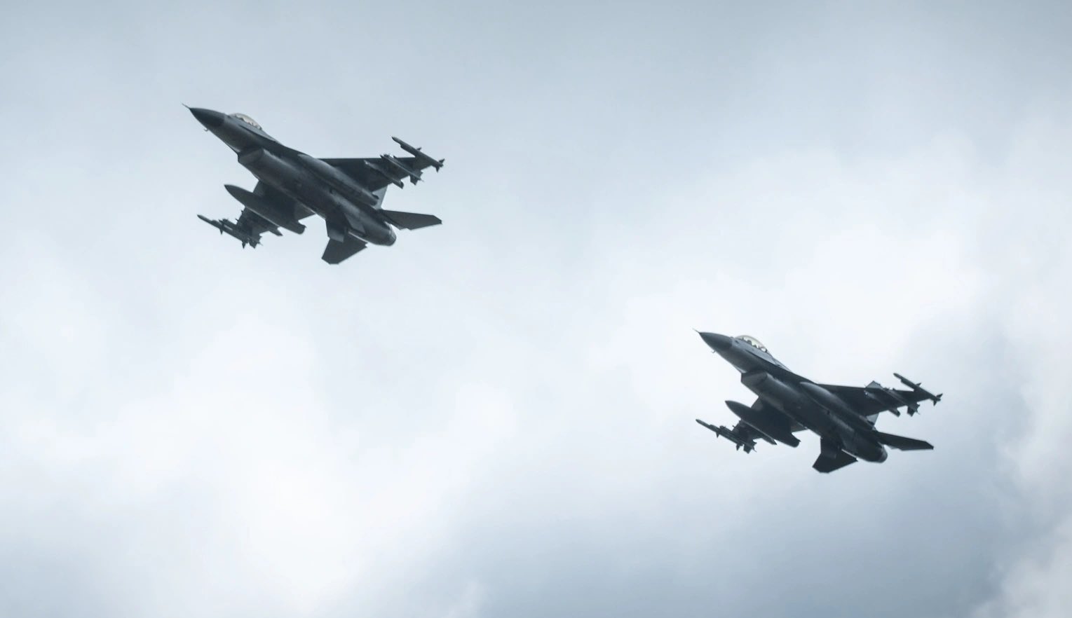 Czech Republic to train eight Ukrainian F-16 pilots