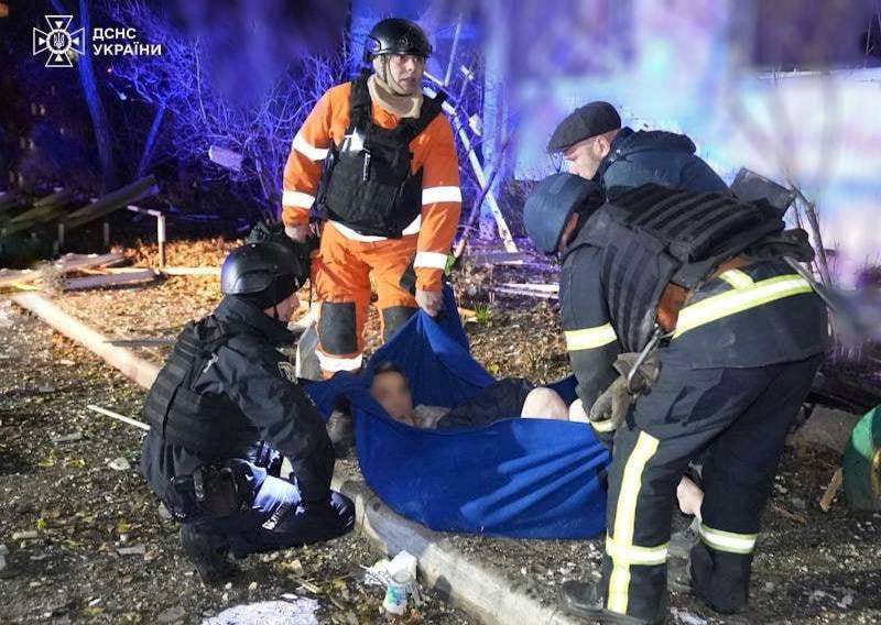 Over 400 evacuated from damaged building in Sumy, 8 killed