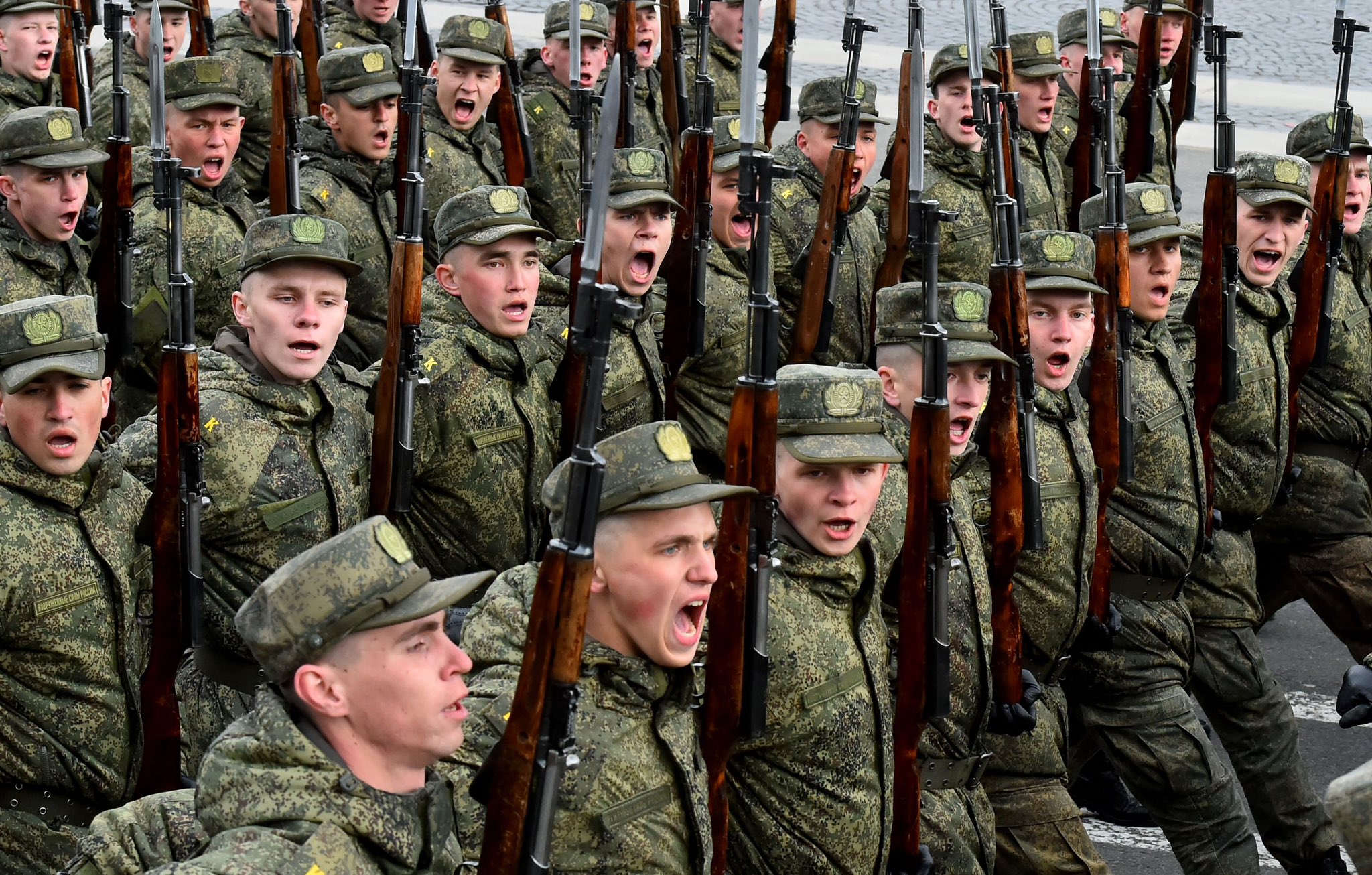 Russia to mobilize 300,000 troops by June 1, Zelensky says