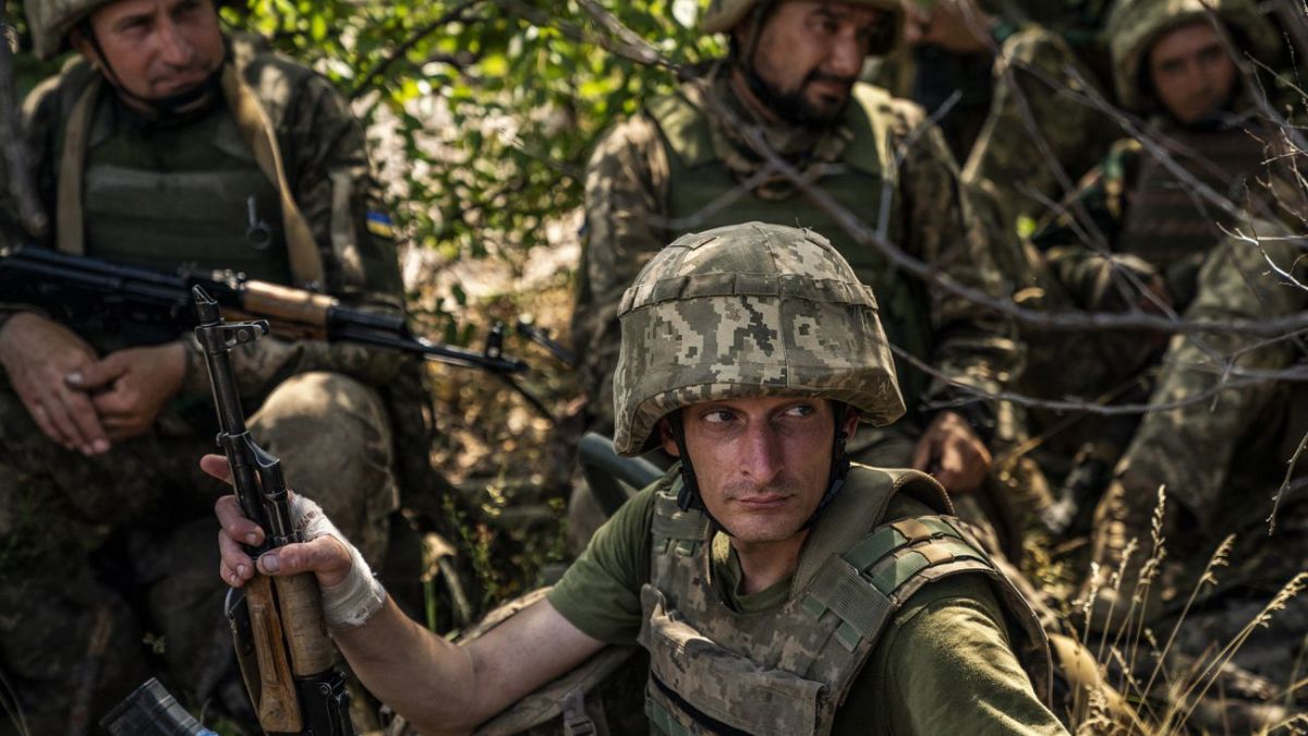 Ukraine can strengthen front lines with light infantry