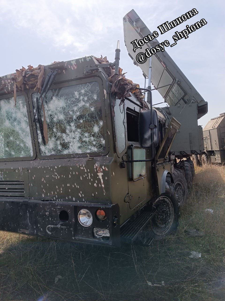 Russian S-300/400 radar station after HIMARS strike near Kreminnaya
