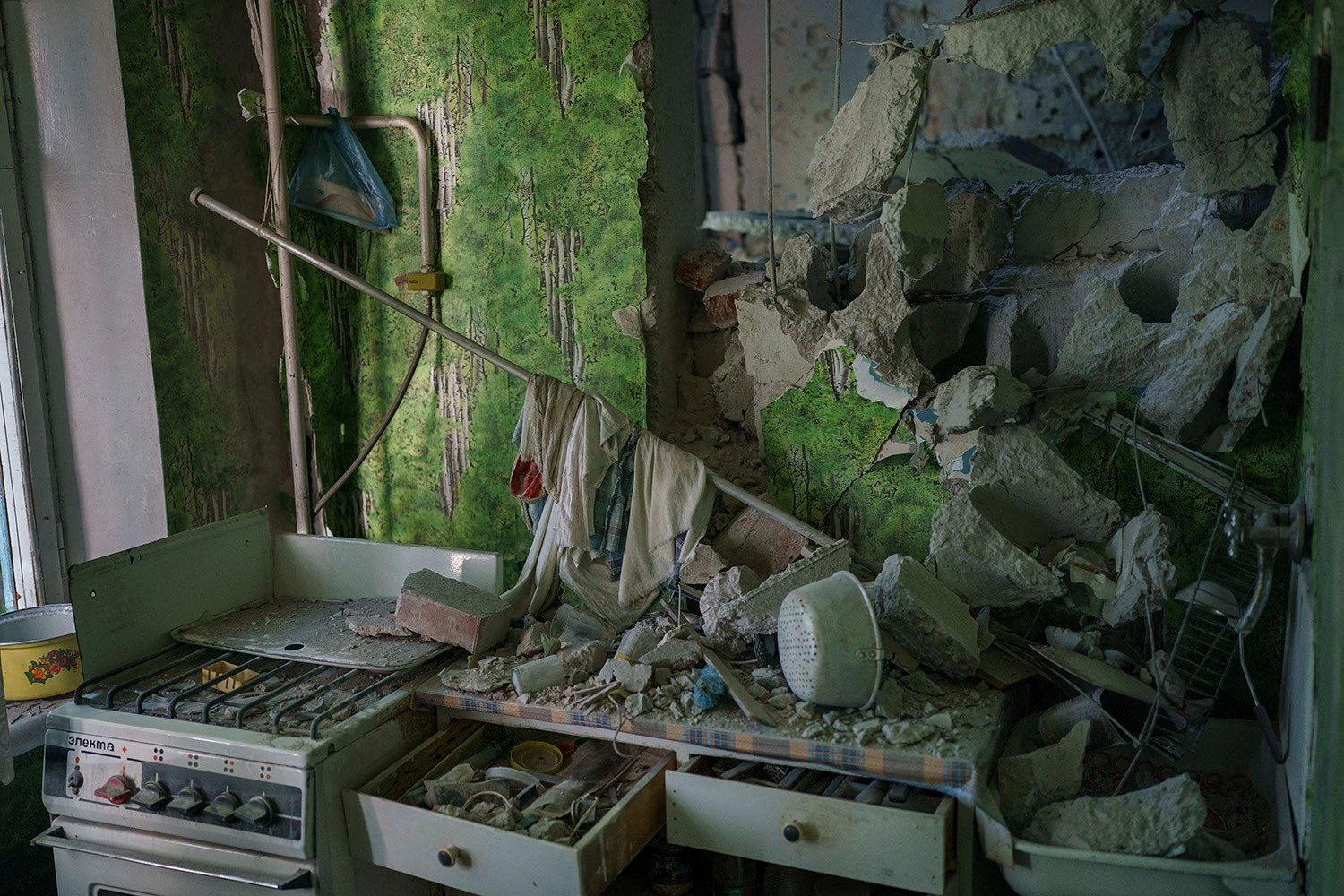 Donbas pensioners’ lifetime of comforts destroyed by war