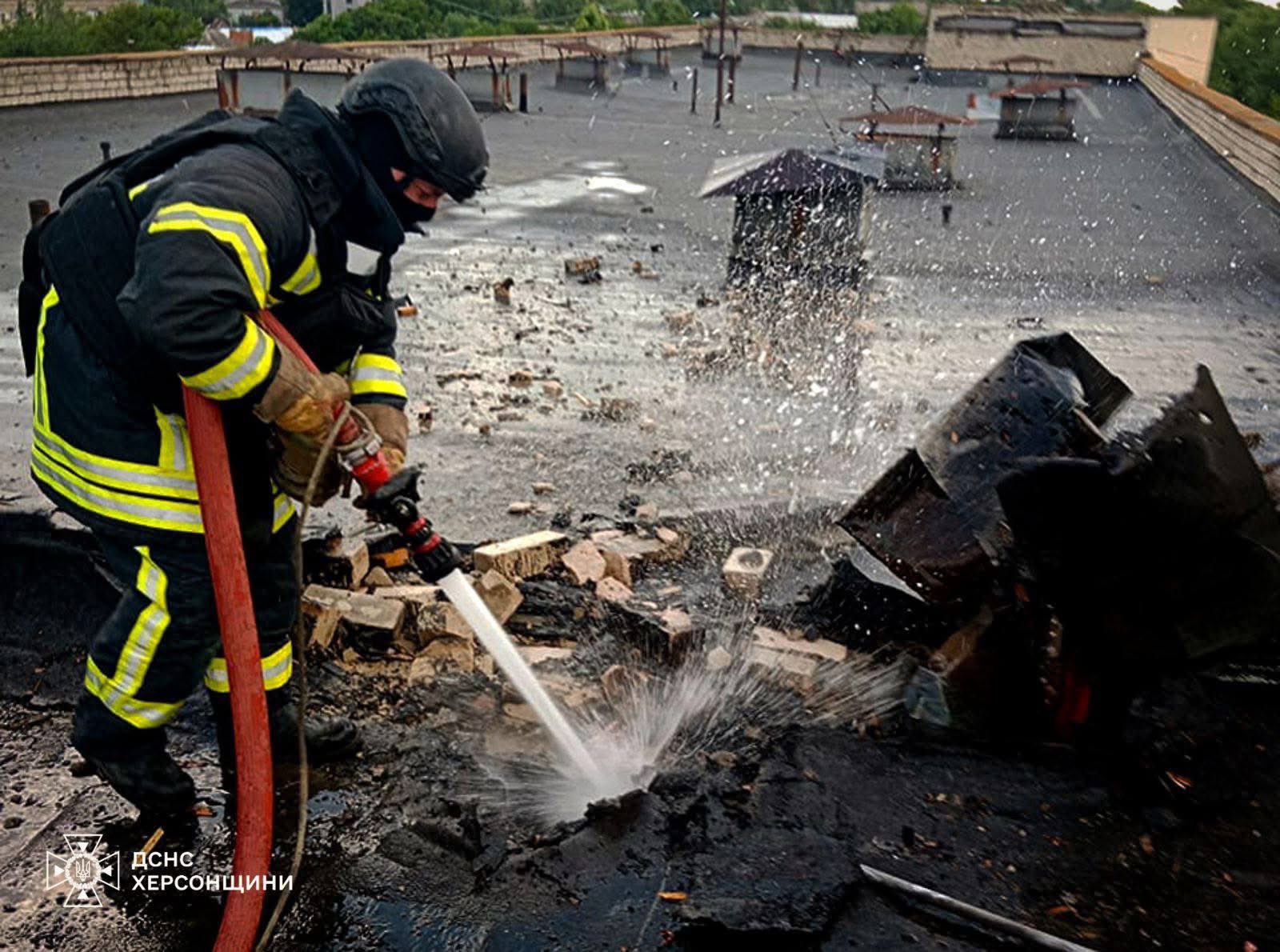 Consequences of Kherson shelling: fires in the city