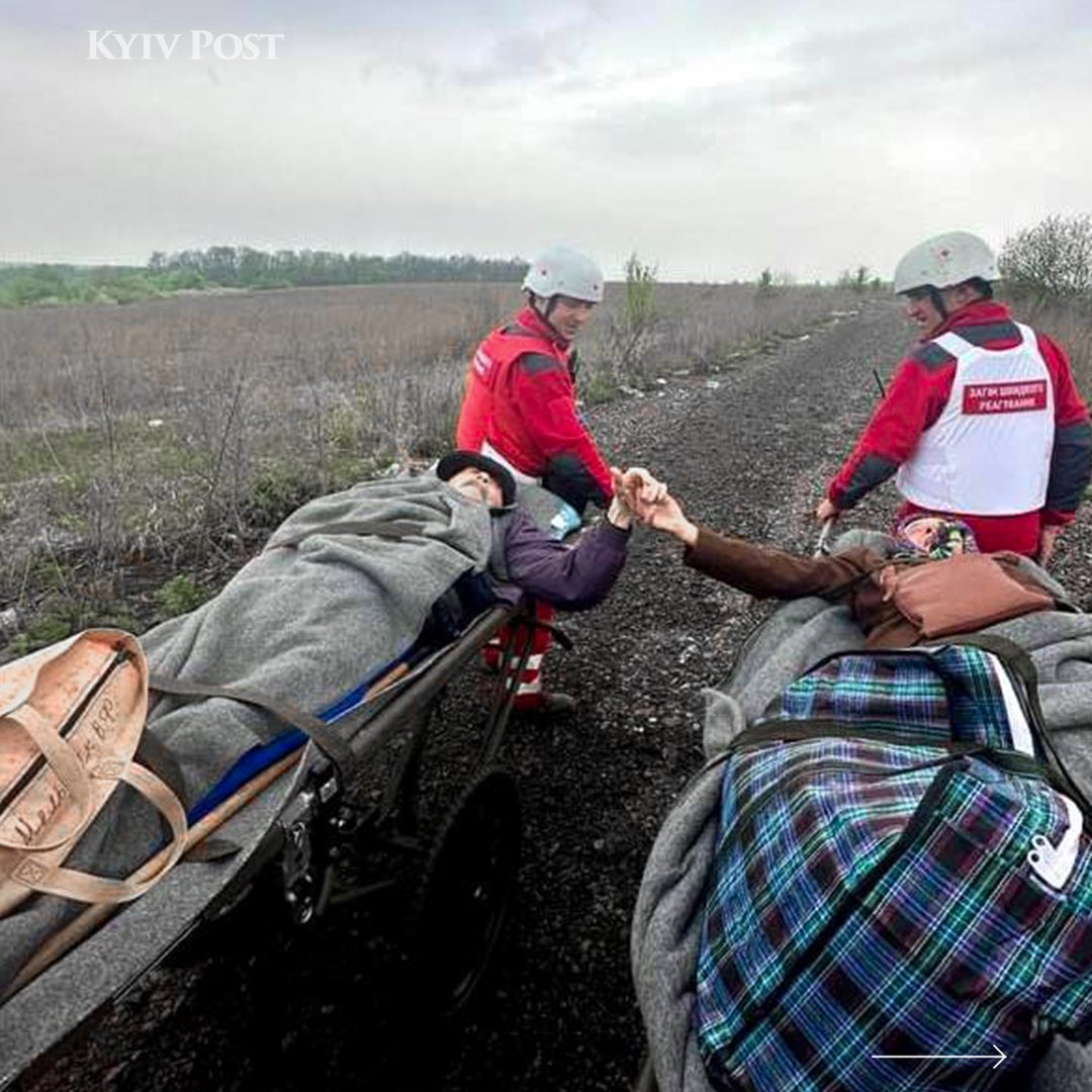 Woman refused evacuation without husband’s hand