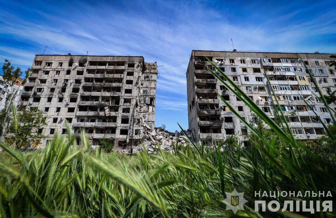 Over 500 Remain in Frontline Orikhiv Amid Russian Shelling