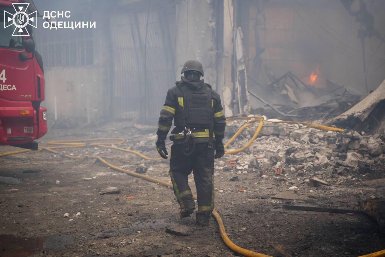 More photos of Russian attack on Odesa on Dec 13