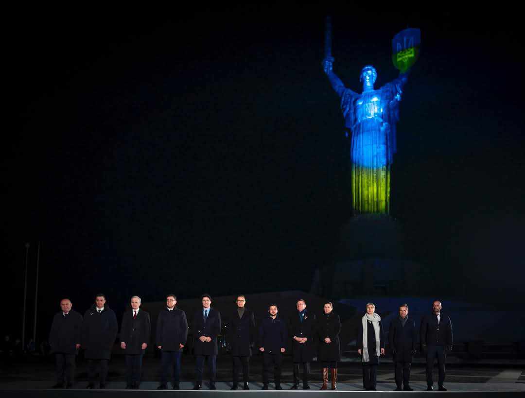 Foreign leaders gather at Motherland monument in Kyiv