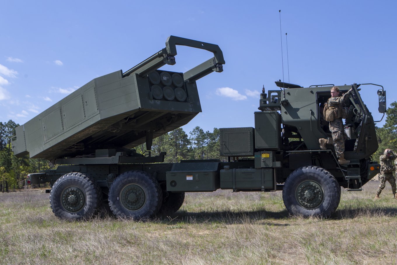 Ukrainian Forces Strike Russian HIMARS Command Posts