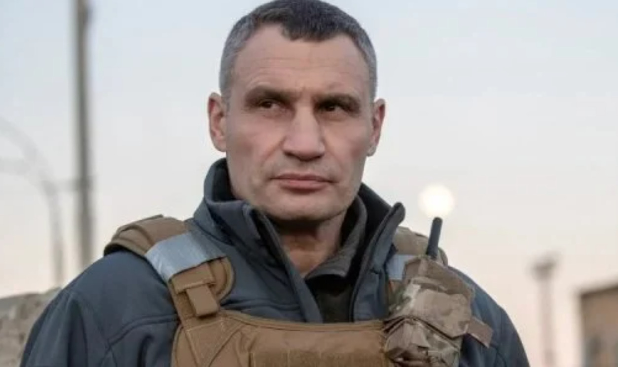 Long line for weapons in Kyiv at war’s start