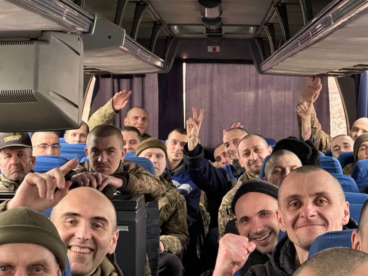 Ukraine returns 150 defenders from captivity