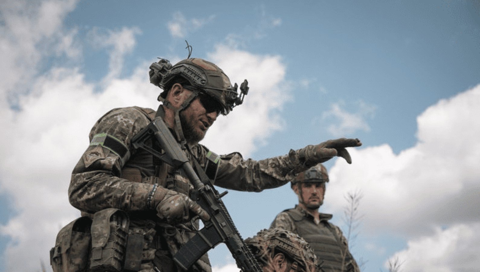 Ukrainian Army Signs 1-Year Contracts with Deferment