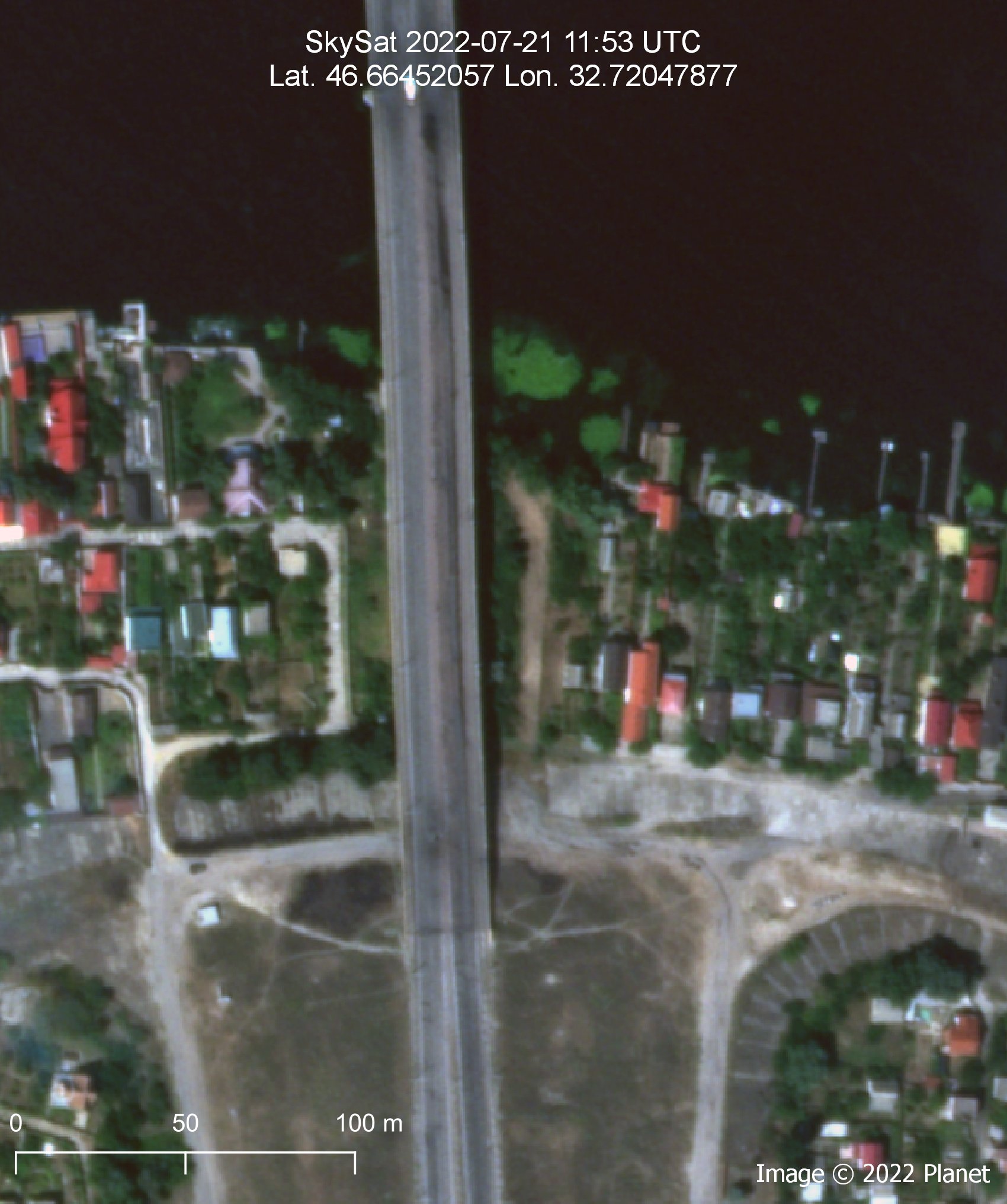 Satellite photos suggest possible pontoons near Antonivsky Bridge