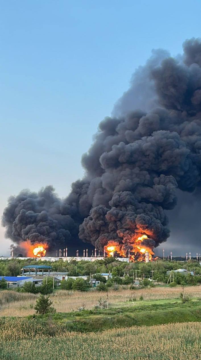 Major fire at Engels oil depot after drone attack