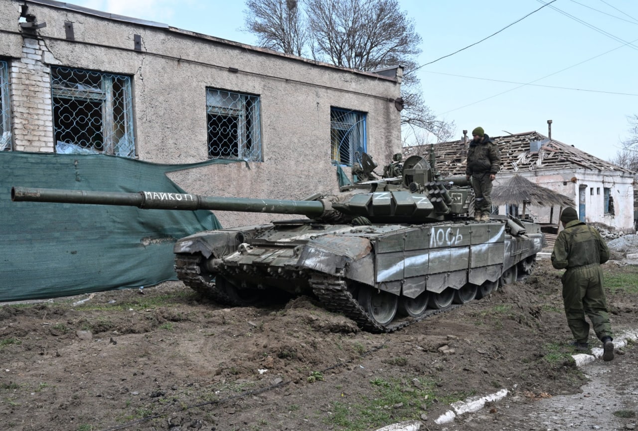 68th Guards Tank Regiment T72B3 in Mariupol