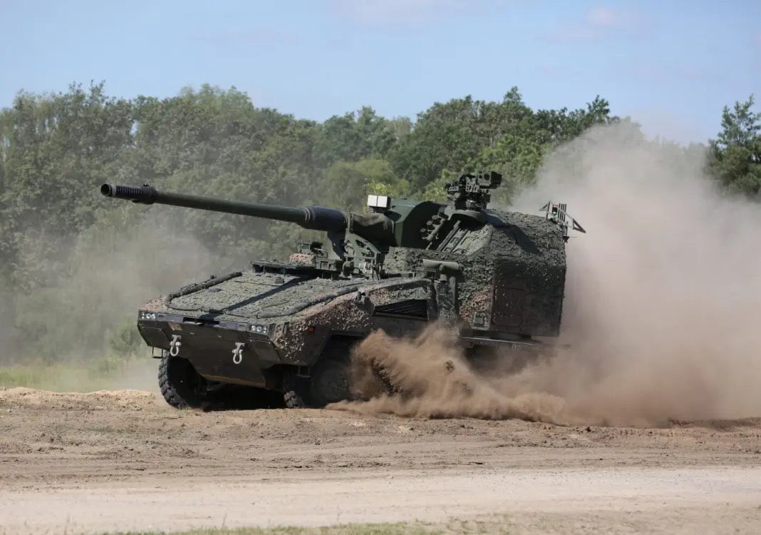 UK signs €1.15B contract for 72 RCH155 howitzers, deliveries from 2028