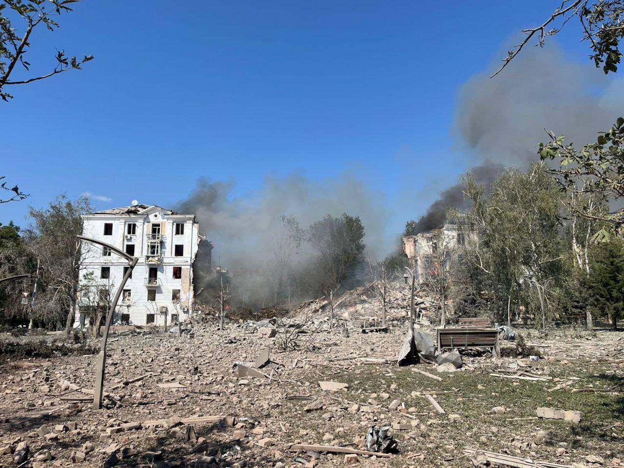 Destruction of a building in Kramatorsk by Russian forces